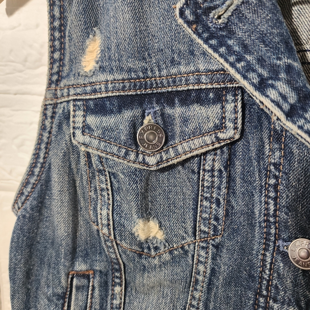 Express Jeans Distressed Denim Vest - Medium Wash Vintage Style - Small - Picture 7 of 12
